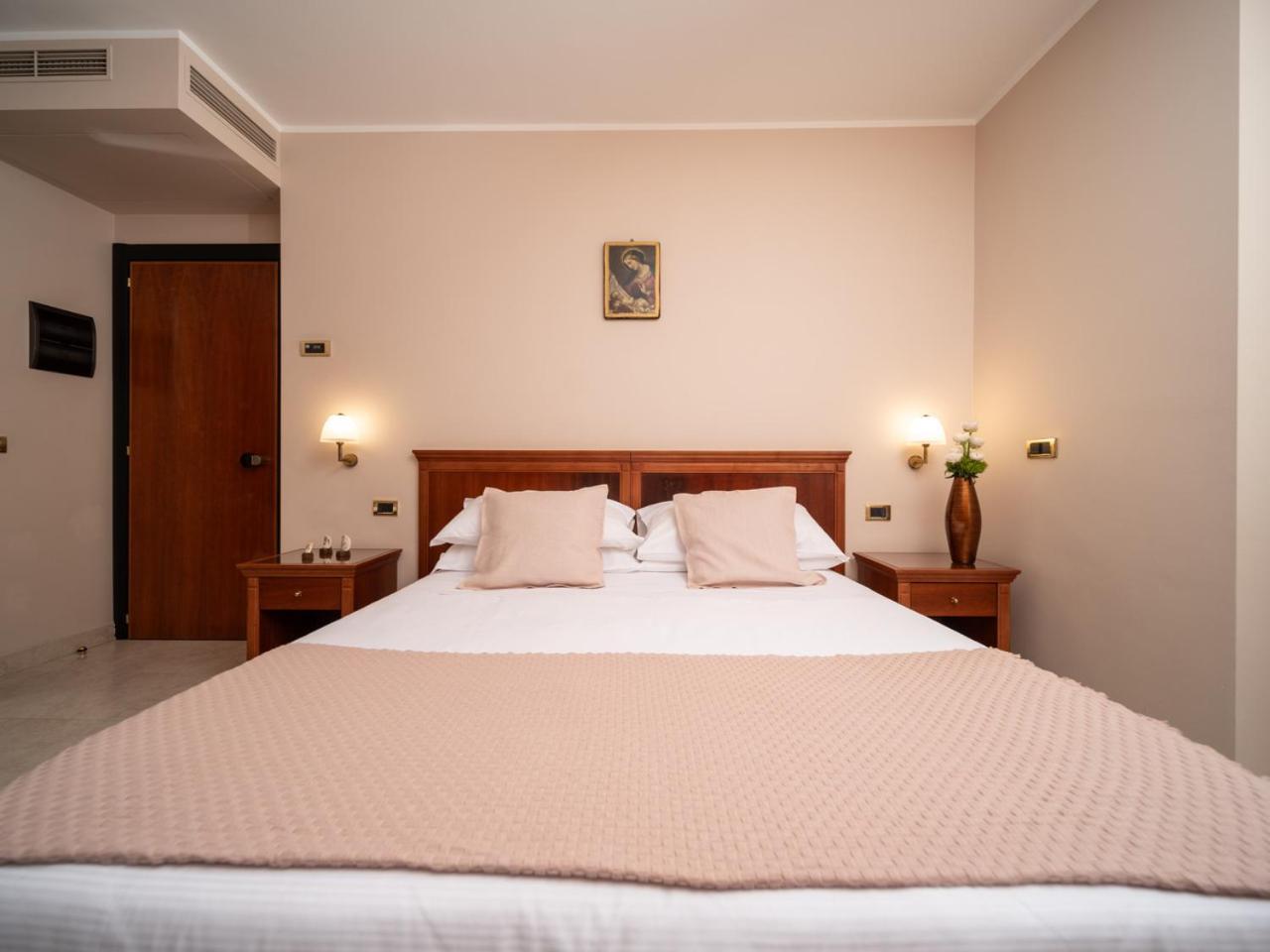 Hotel San Pio San Giovanni Rotondo Ngoại thất bức ảnh